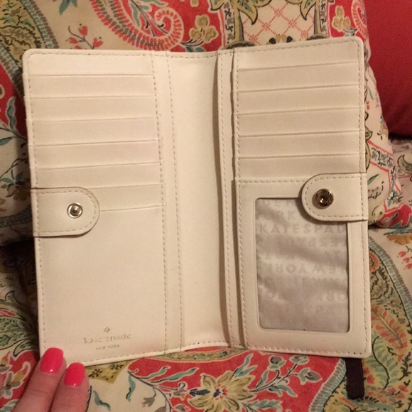 Kate Spade Wallet - Picture 4 of 4